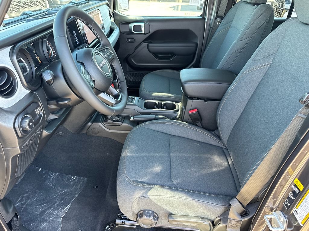 New 2026 Granite Crystal Metallic Clearcoat Jeep Sport S image 25