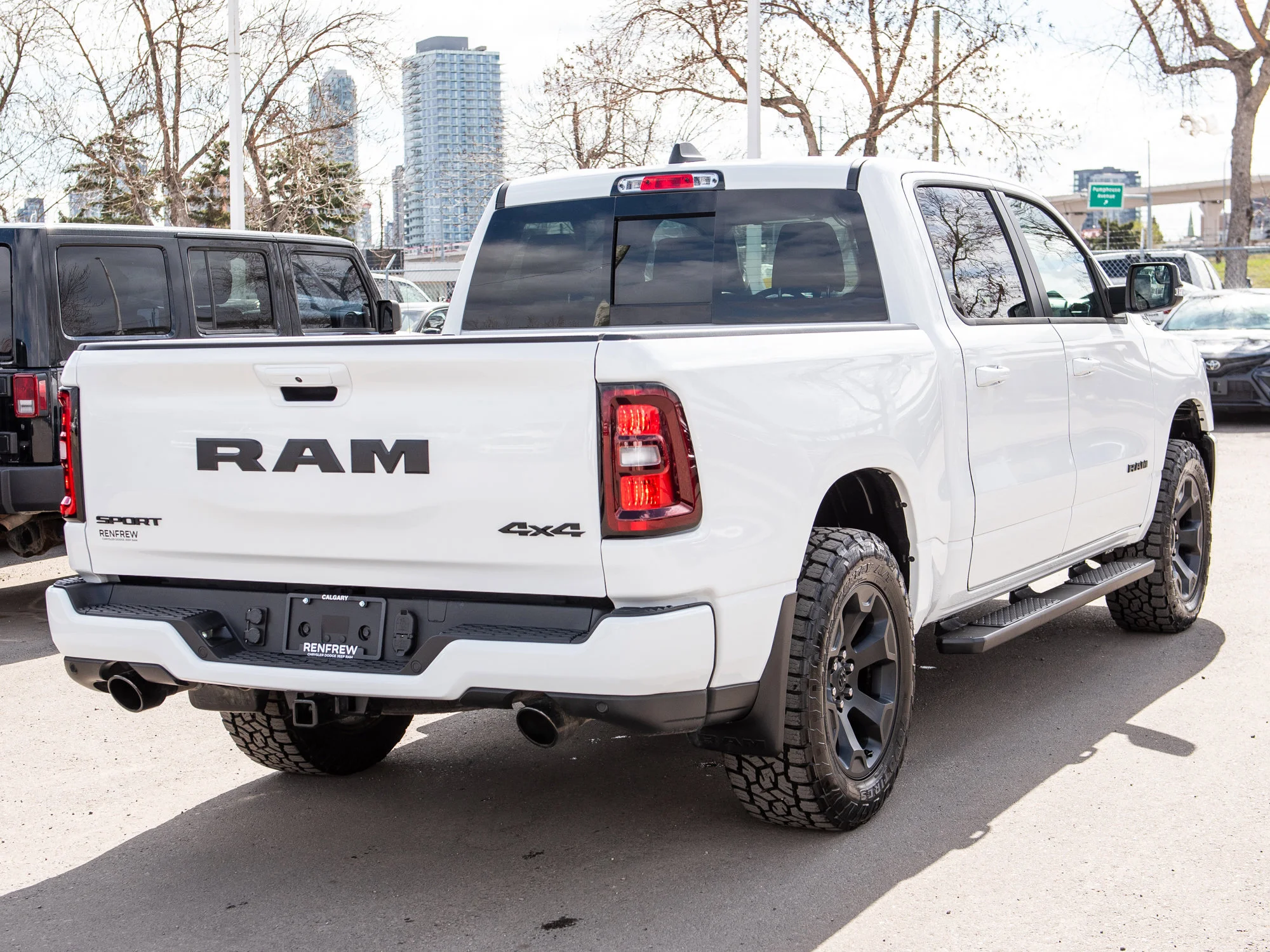 Certified Used 2026 White RAM Sport * Twin-Turbo | Panoramic Sunroof | Apple CarPlay | Lift Kit | Bedliner | 360 Camera | Nav image 17
