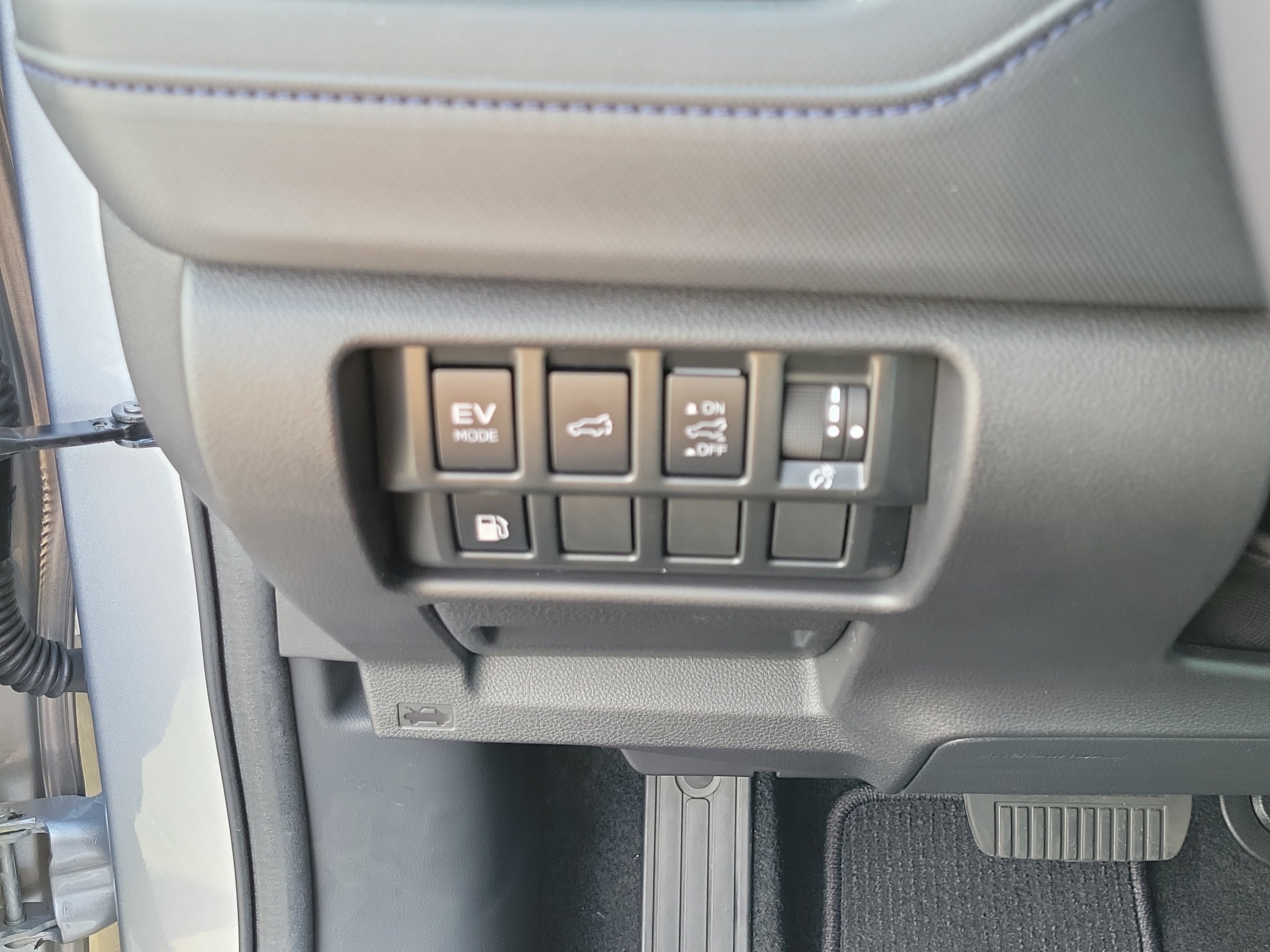 Used 2026 Ice Silver Metallic Subaru Premium Hybrid image 26
