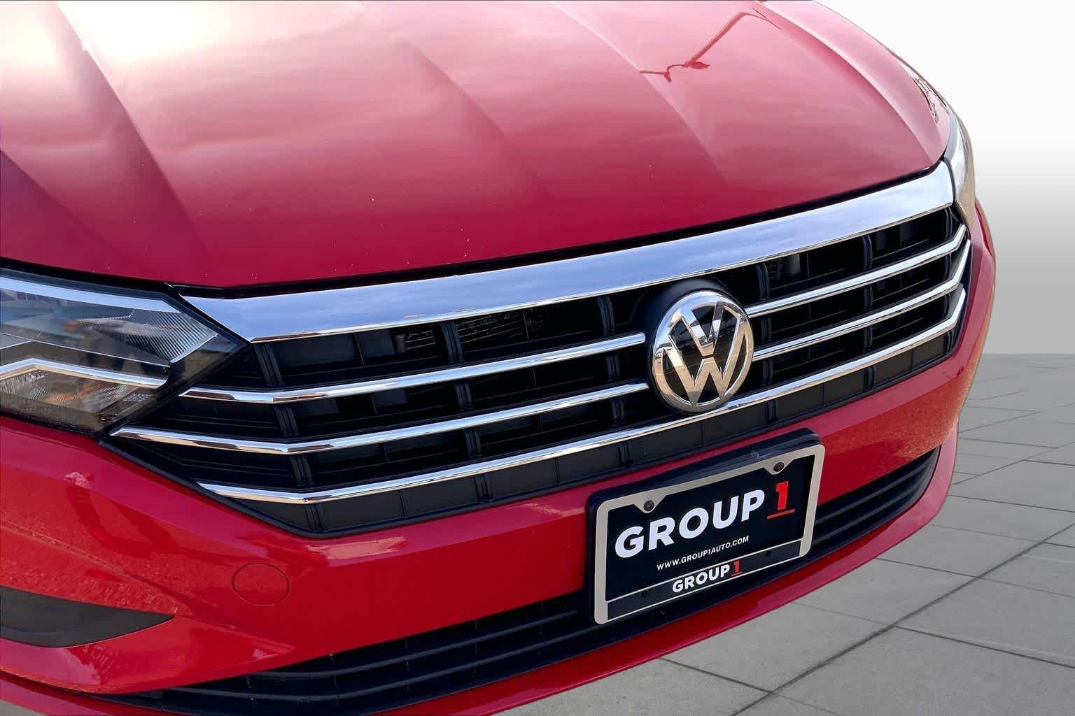 Used 2021 Tornado Red Volkswagen S image 30