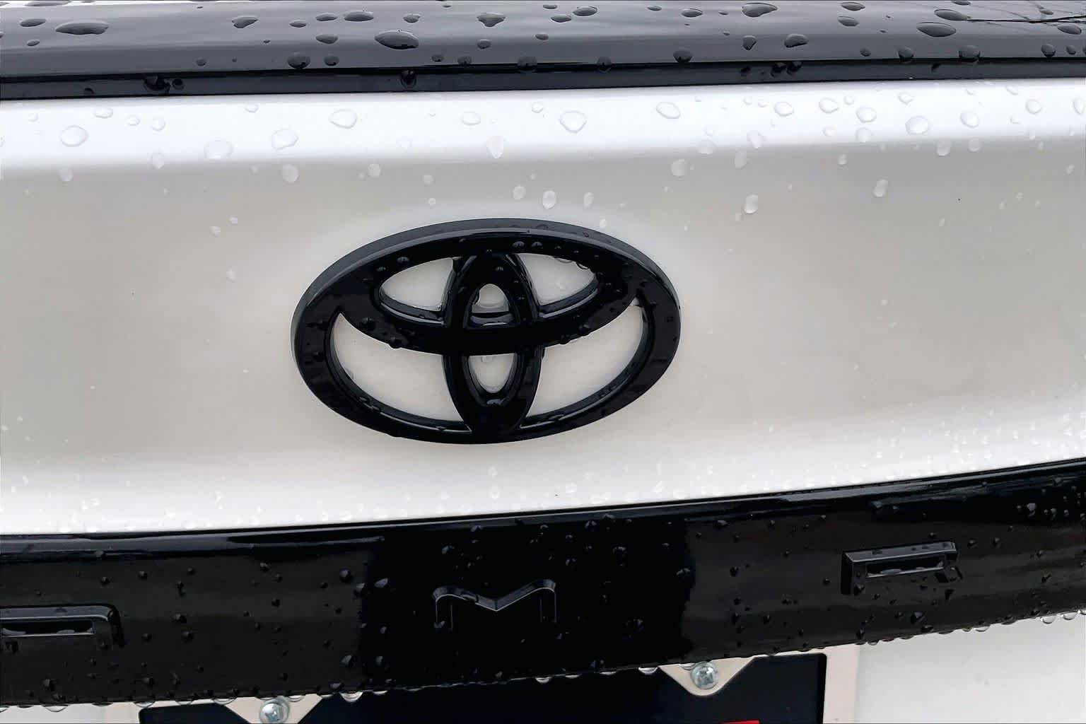 Used 2026 Wind Chill Pearl Toyota XSE image 30