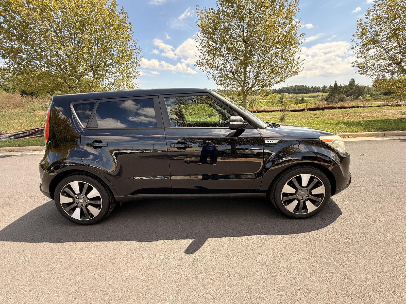Used 2014 Shadow Black Kia ! image 4