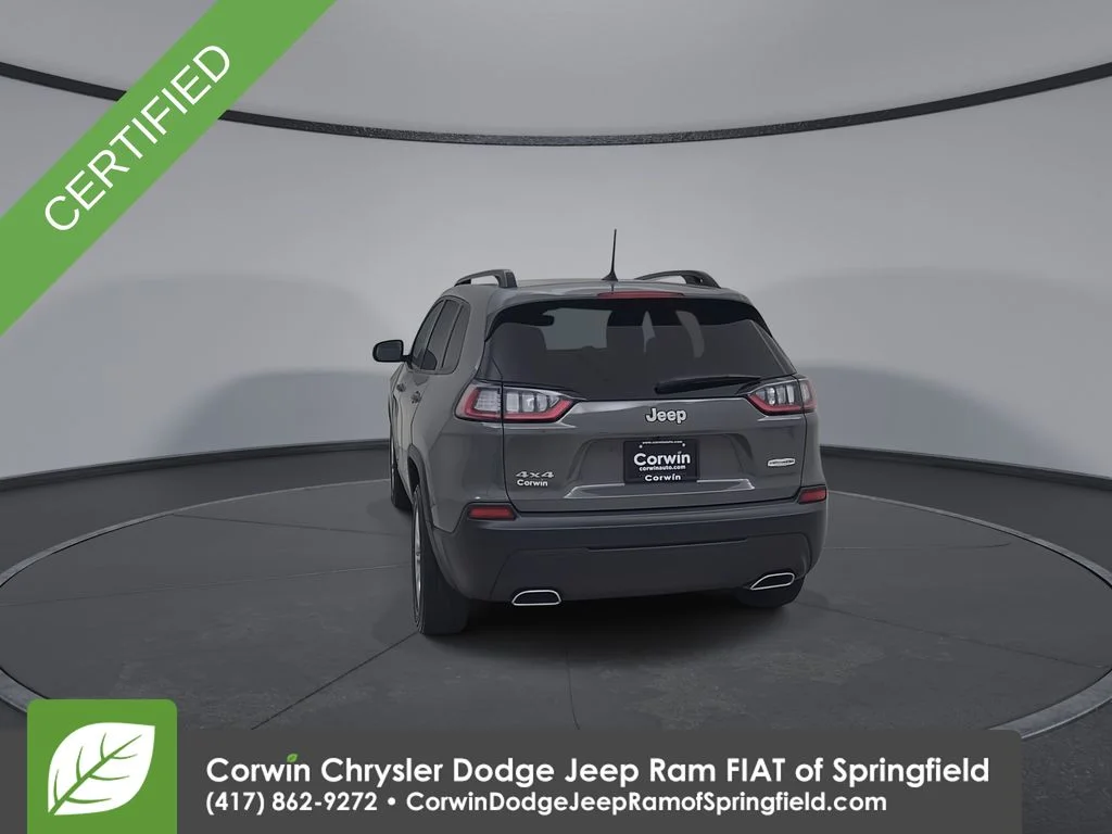Certified Used 2022 Gray Jeep Latitude Lux image 12