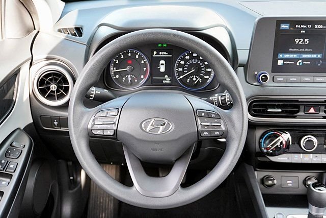 Used 2023 White Hyundai SEL image 18