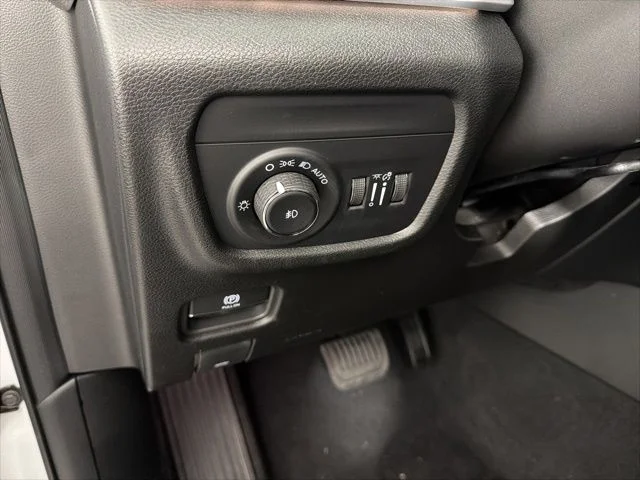 New 2026 White/off-white Jeep Limited image 16