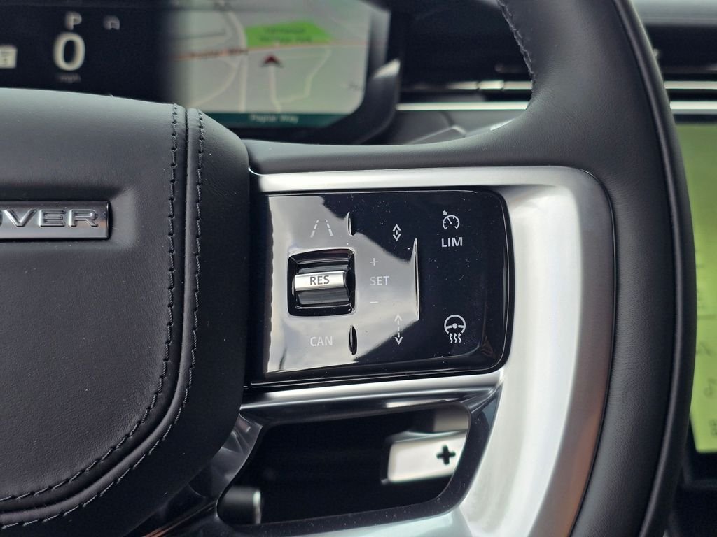 New 2026 Fuji White LAND ROVER SE LWB 7-Seats / V8 image 17