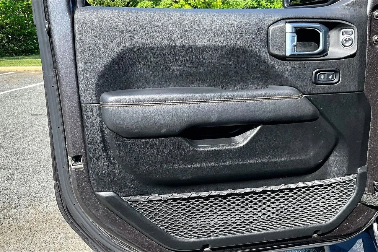 Used 2021 Silver Jeep Sahara High Altitude image 26