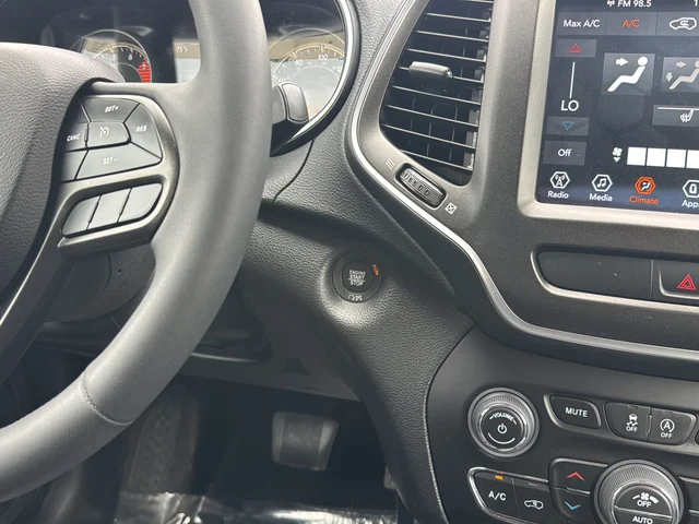 Used 2022 White Jeep Trailhawk image 13