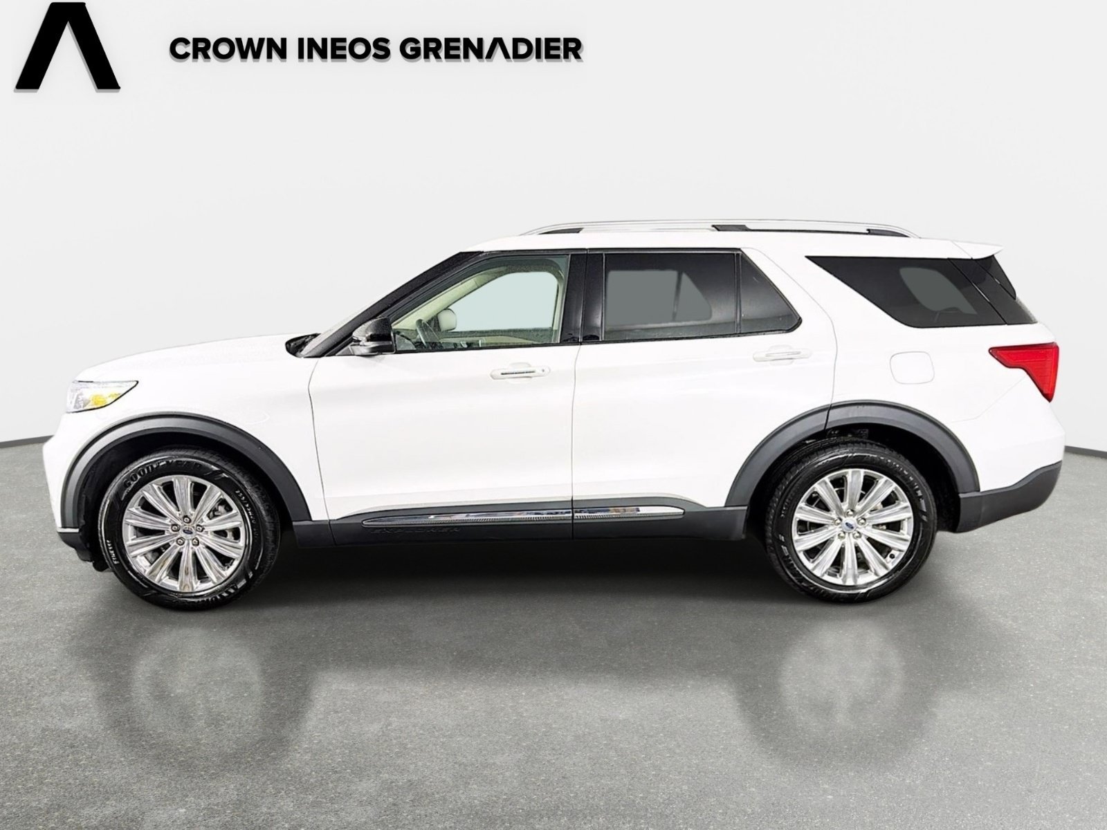 Used 2022 White Metallic Ford Limited image 7