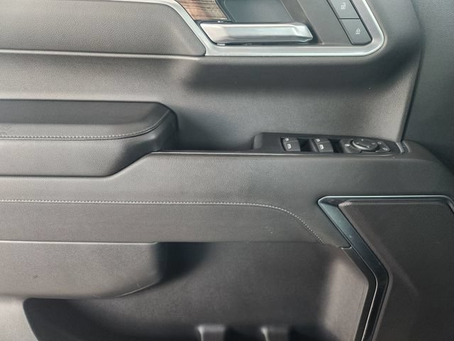 Used 2023 BLACK Chevrolet RST image 21