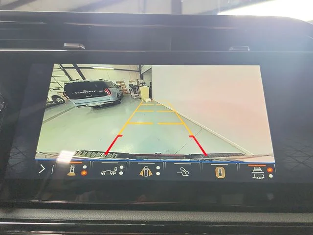 Used 2025 Red GMC AT4 image 33