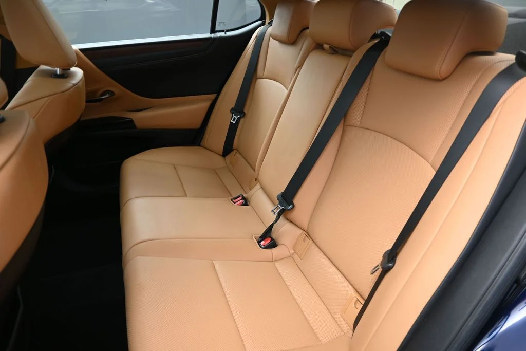 Used 2023  Lexus 350 image 15