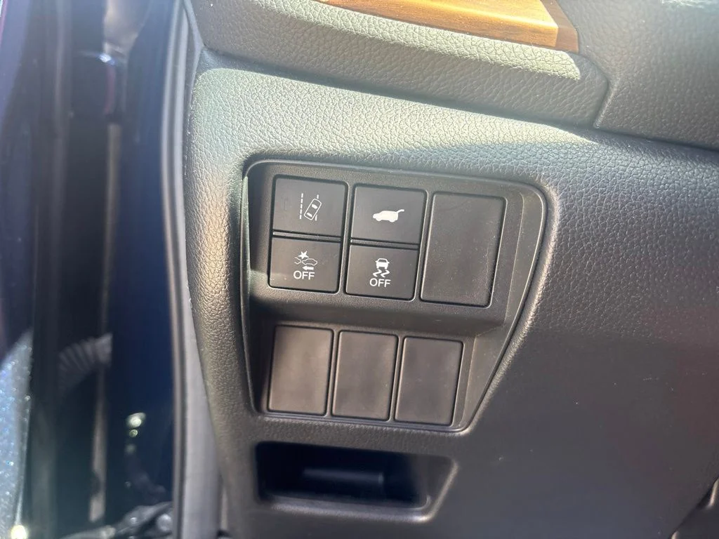 Used 2017 Blue Honda Touring FWD image 15
