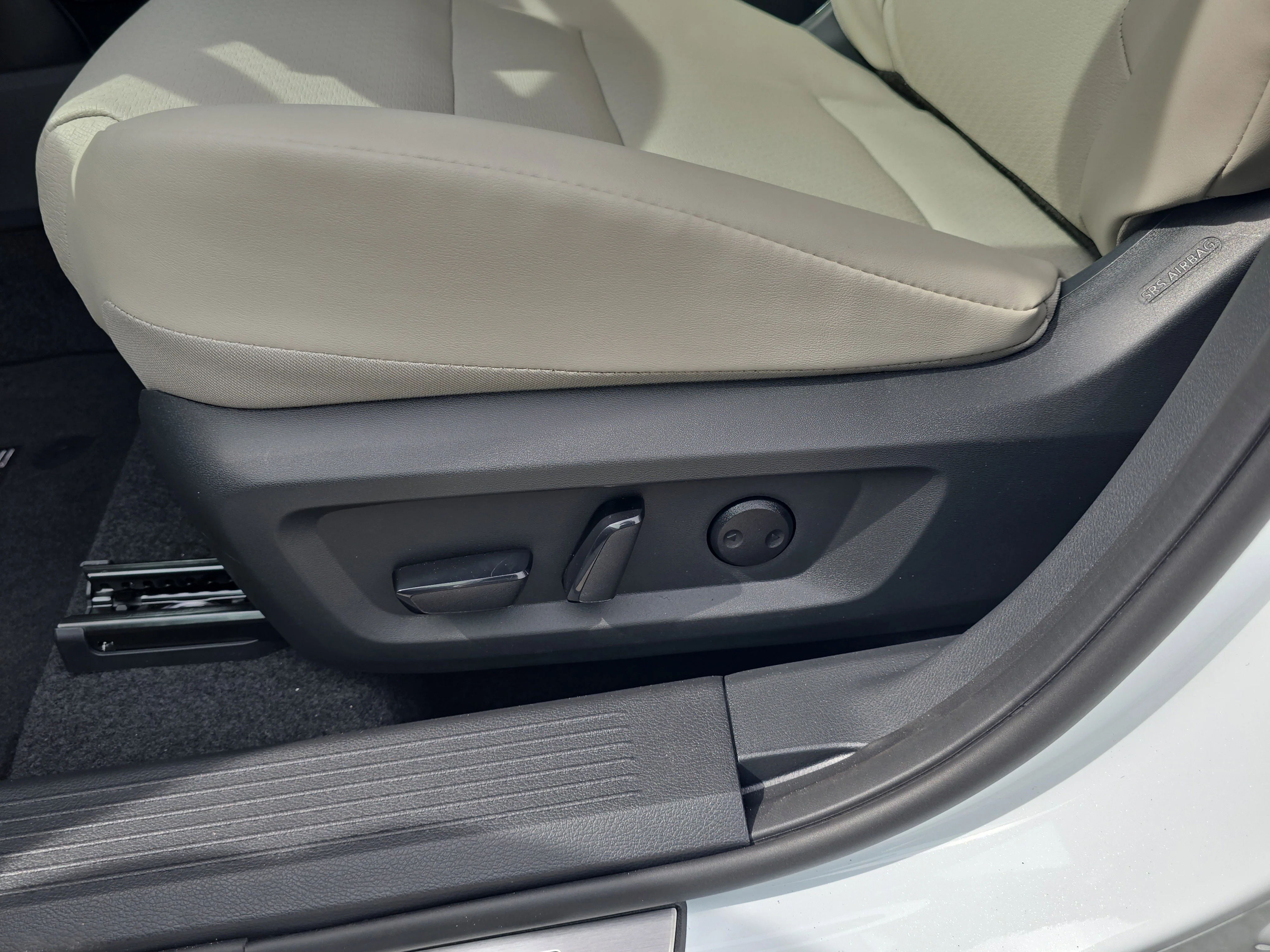 New 2026 Everest White Pearl TriCoat Nissan Dark Armor™ image 21