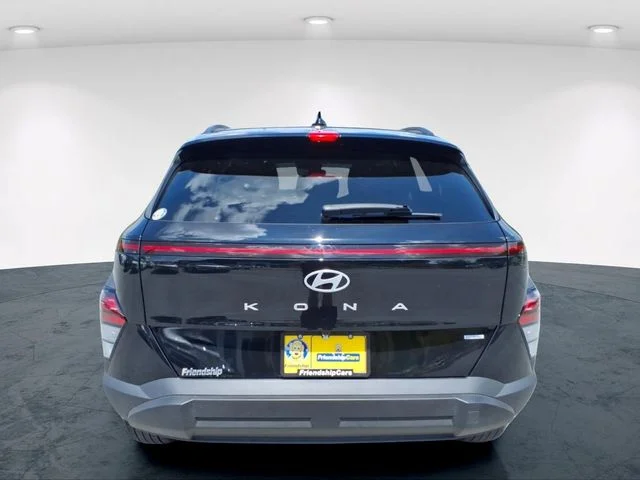 Used 2025 Black Hyundai SEL image 10