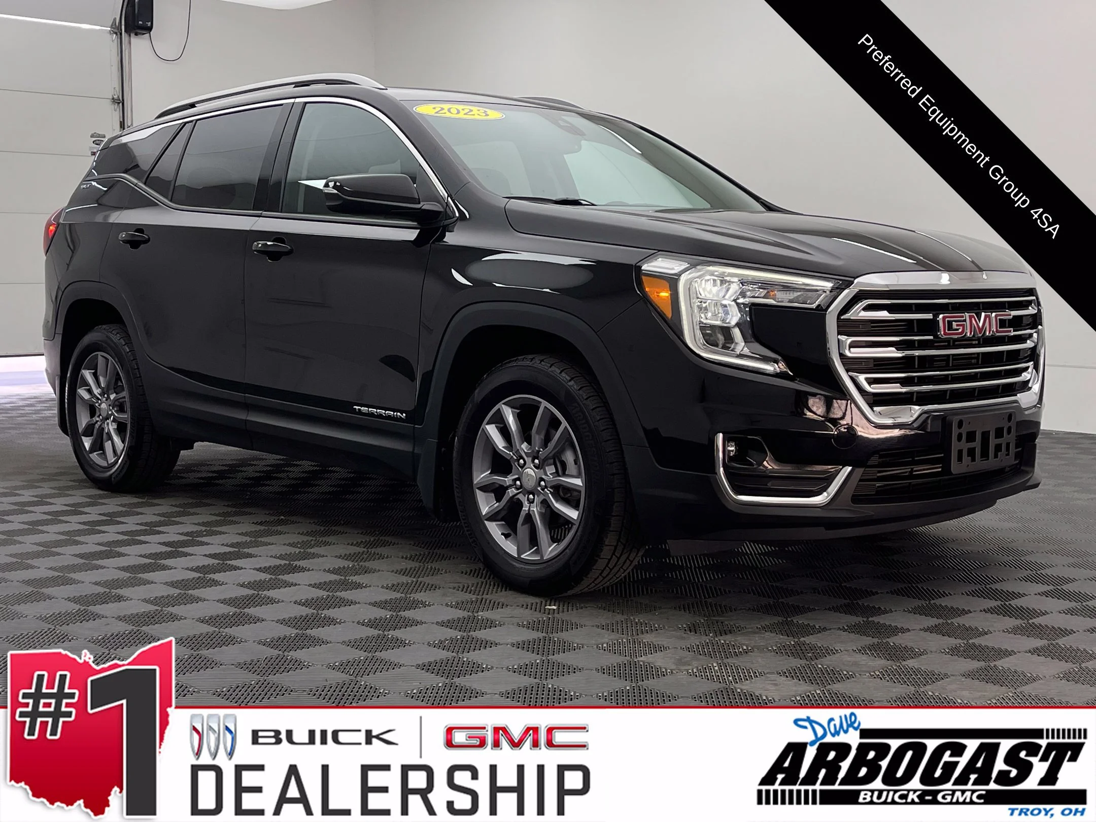 Used 2023 EBONY TWILIGHT METALLIC GMC SLT image 1