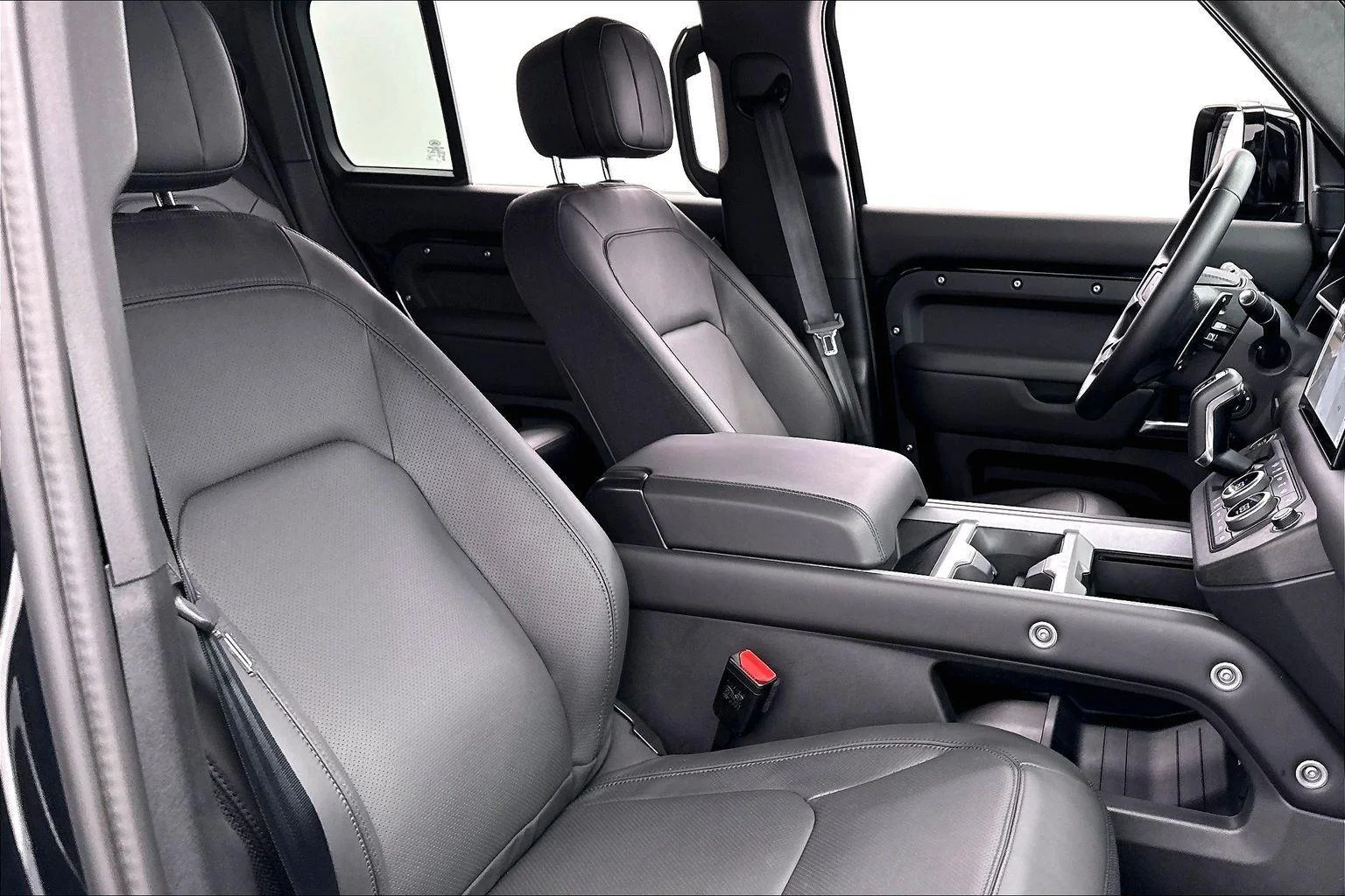 Used 2025 Santorini Black Metallic Land Rover V8 image 28