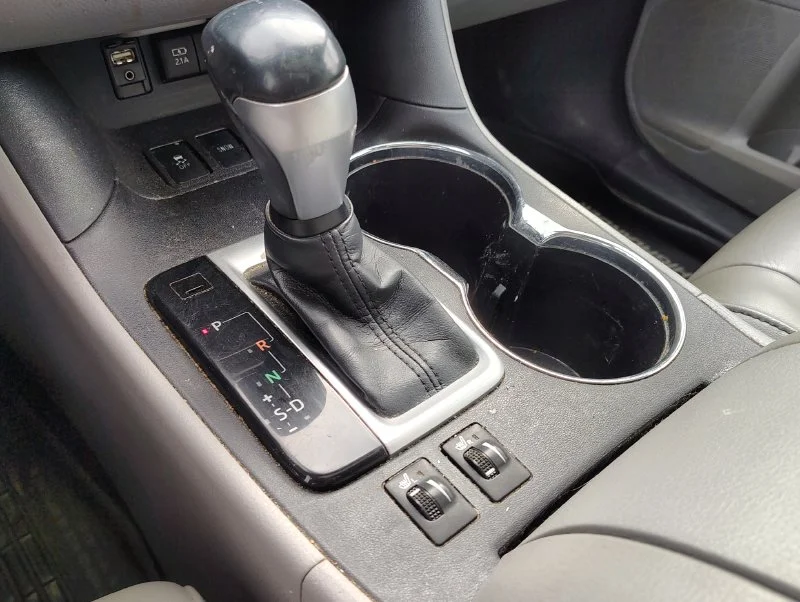 Used 2018 Silver Toyota XLE image 19