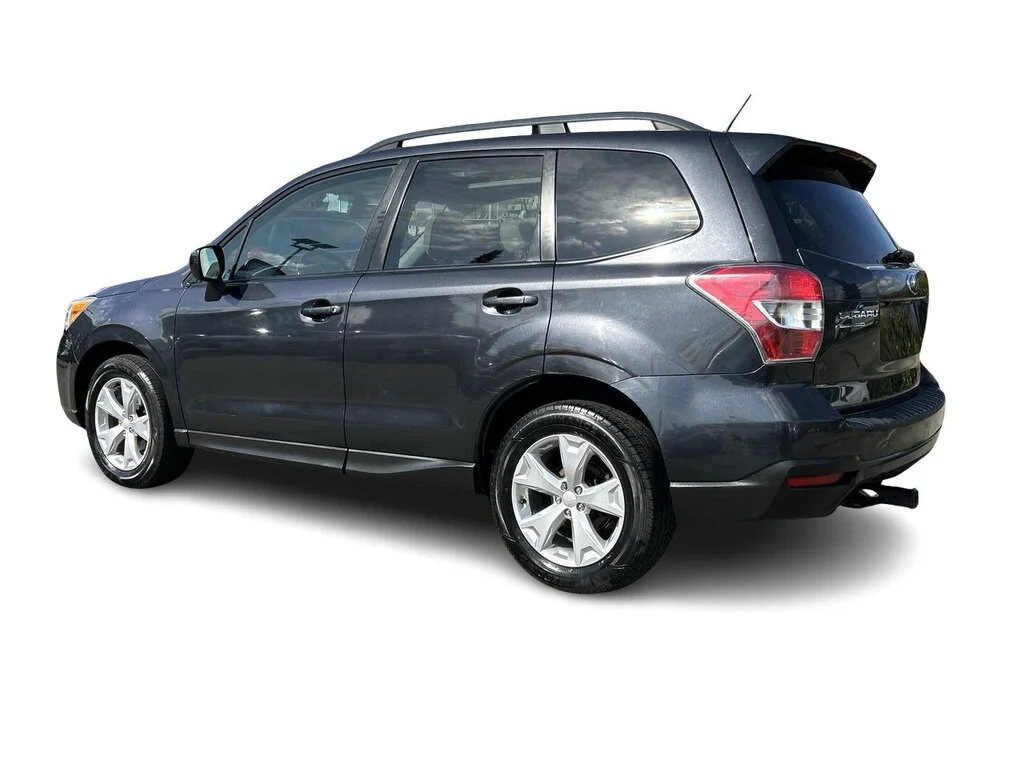 Used 2015 Dark Grey Metallic Subaru 2.5i Touring Package Local BC   Dilawri Certified image 9