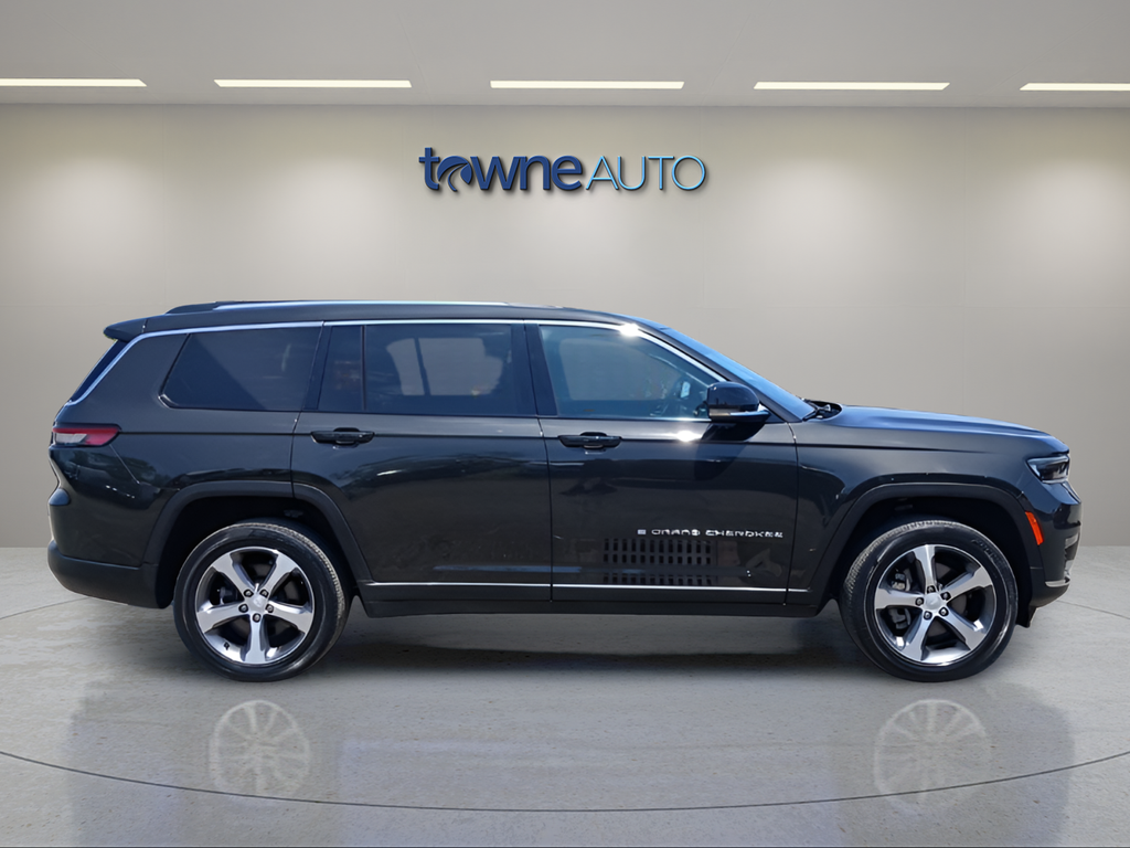 Used 2023 Gray Jeep Limited image 6