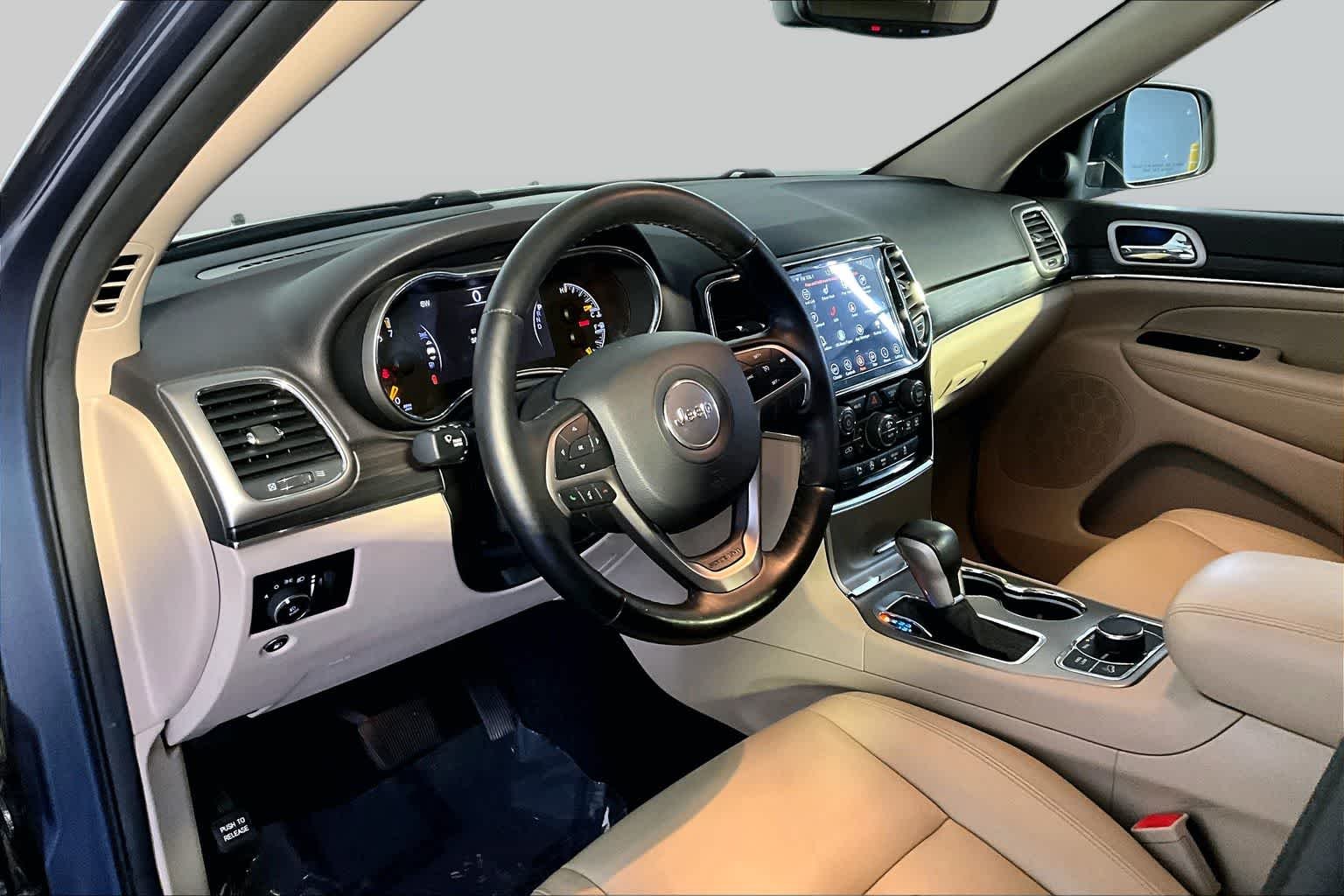 Used 2021 Slate Blue Pearlcoat Jeep Limited image 18
