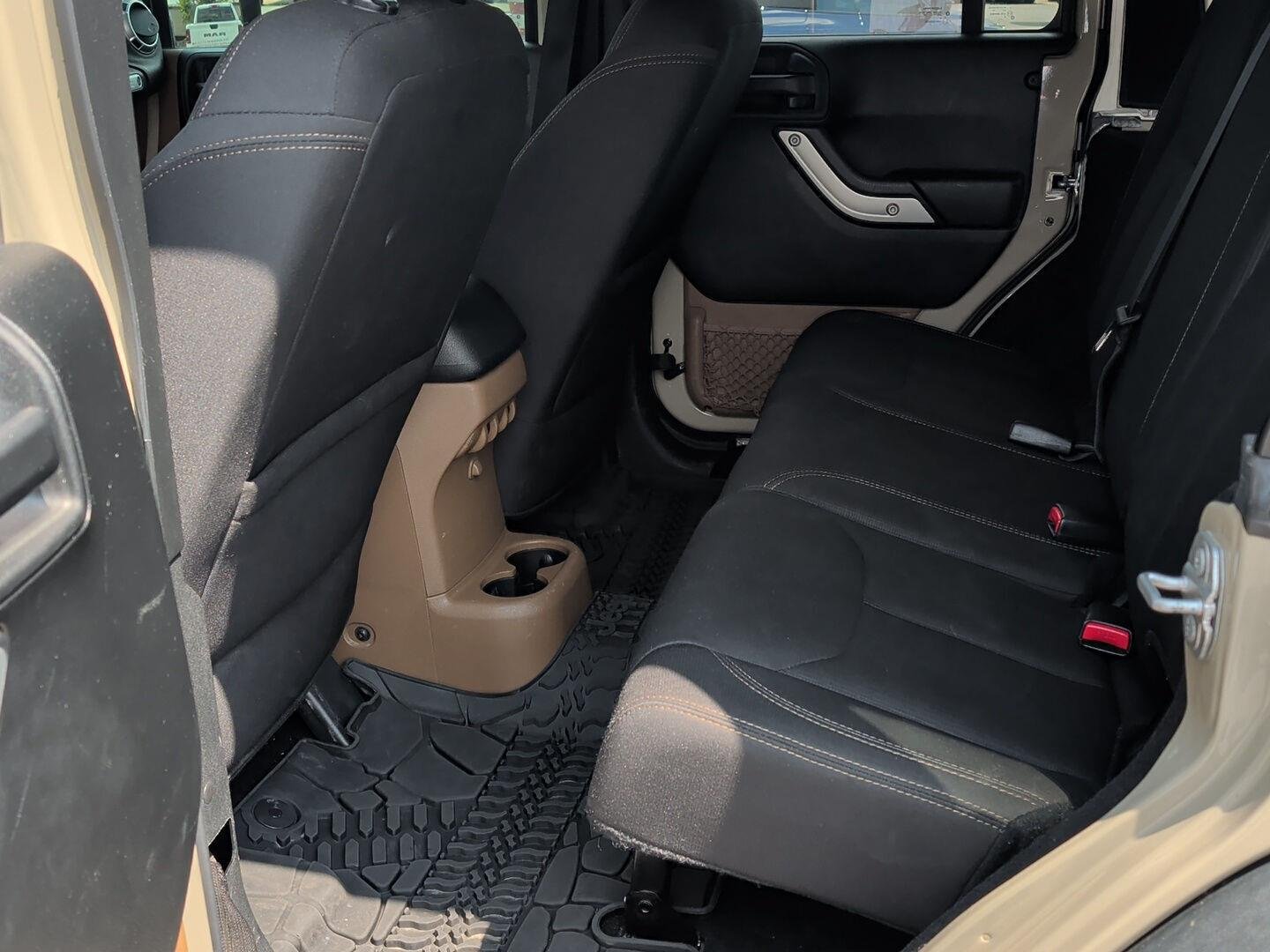 Used 2017 Gobi Clearcoat Jeep Rubicon image 14