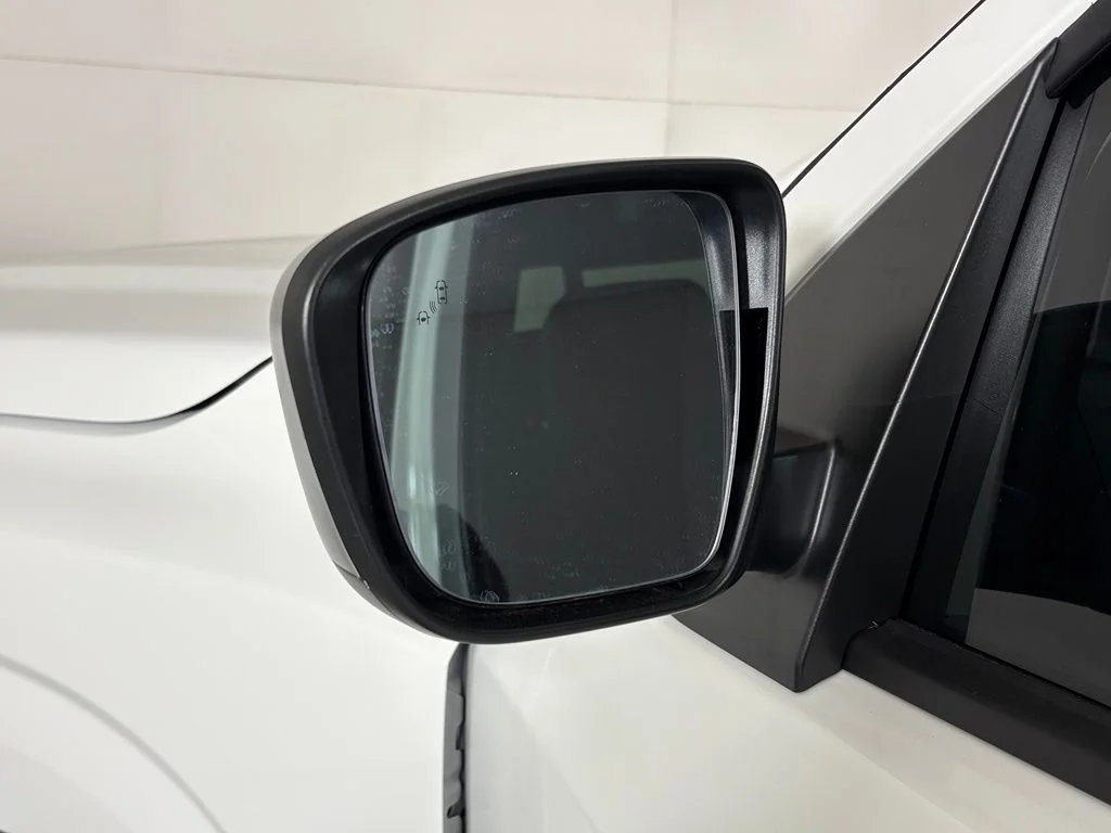 New 2026 Glacier White Nissan King Cab® S image 13