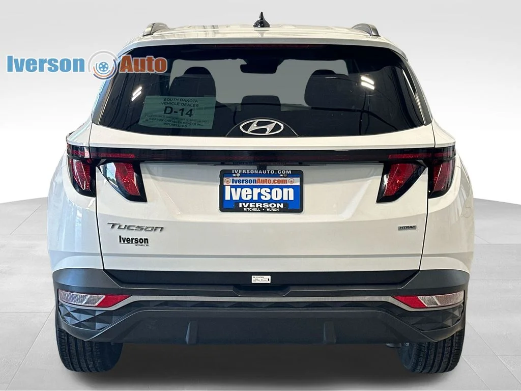 Used 2024 White Hyundai SEL image 10