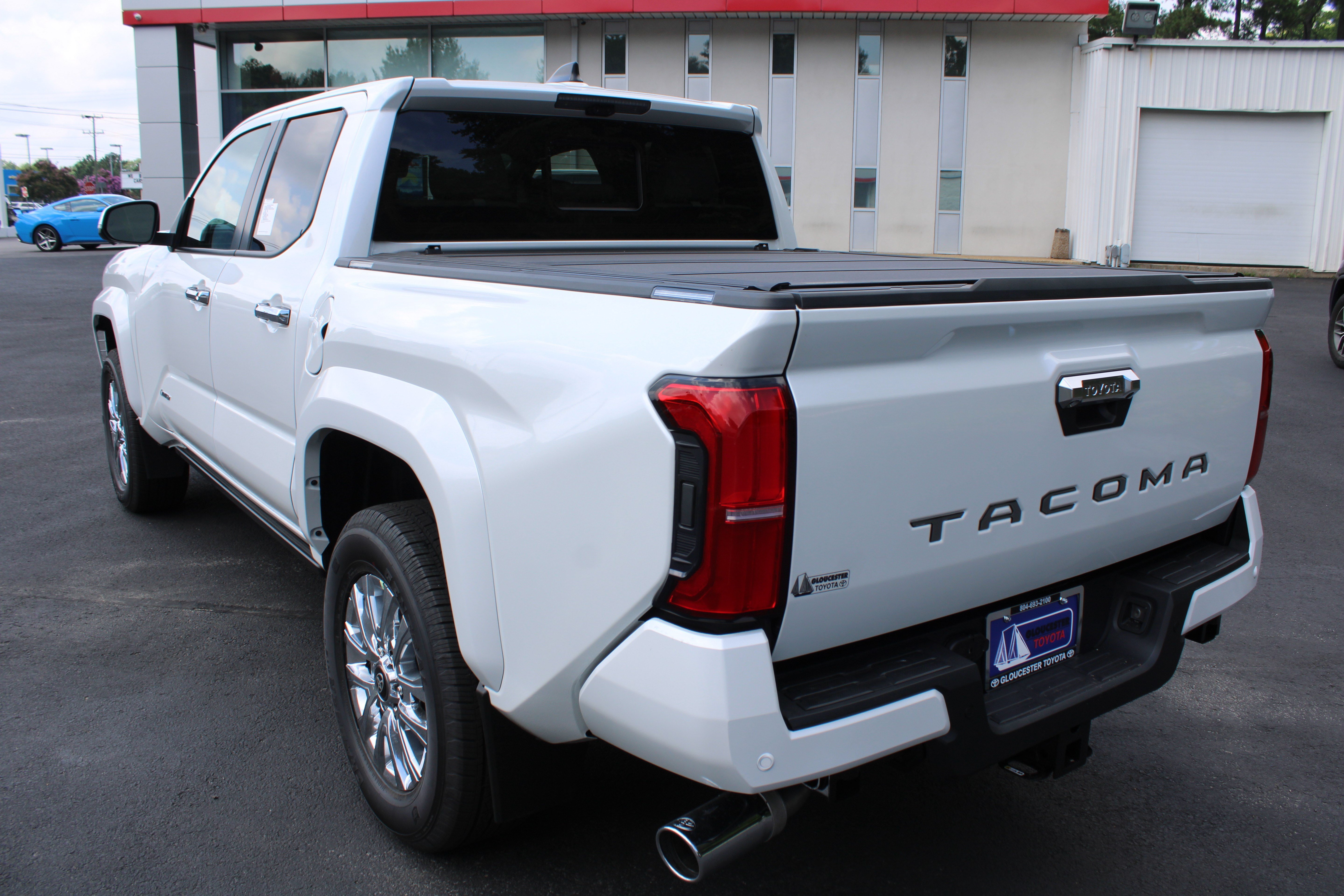 New 2026 Wind Chill Pearl <sup>1</sup> Toyota  Limited image 7