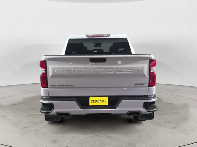 Used 2022 Summit White Chevrolet RST image 3