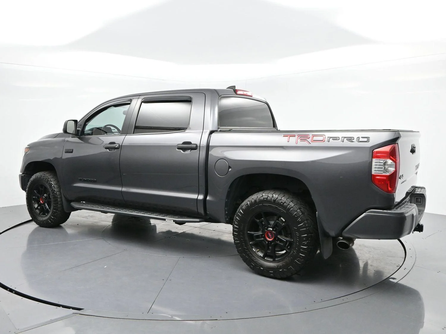 Used 2020 Magnetic Gray Metallic Toyota SR5 image 5