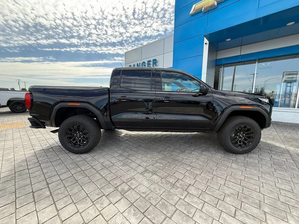 New 2026 Onyx Black GMC Elevation image 13