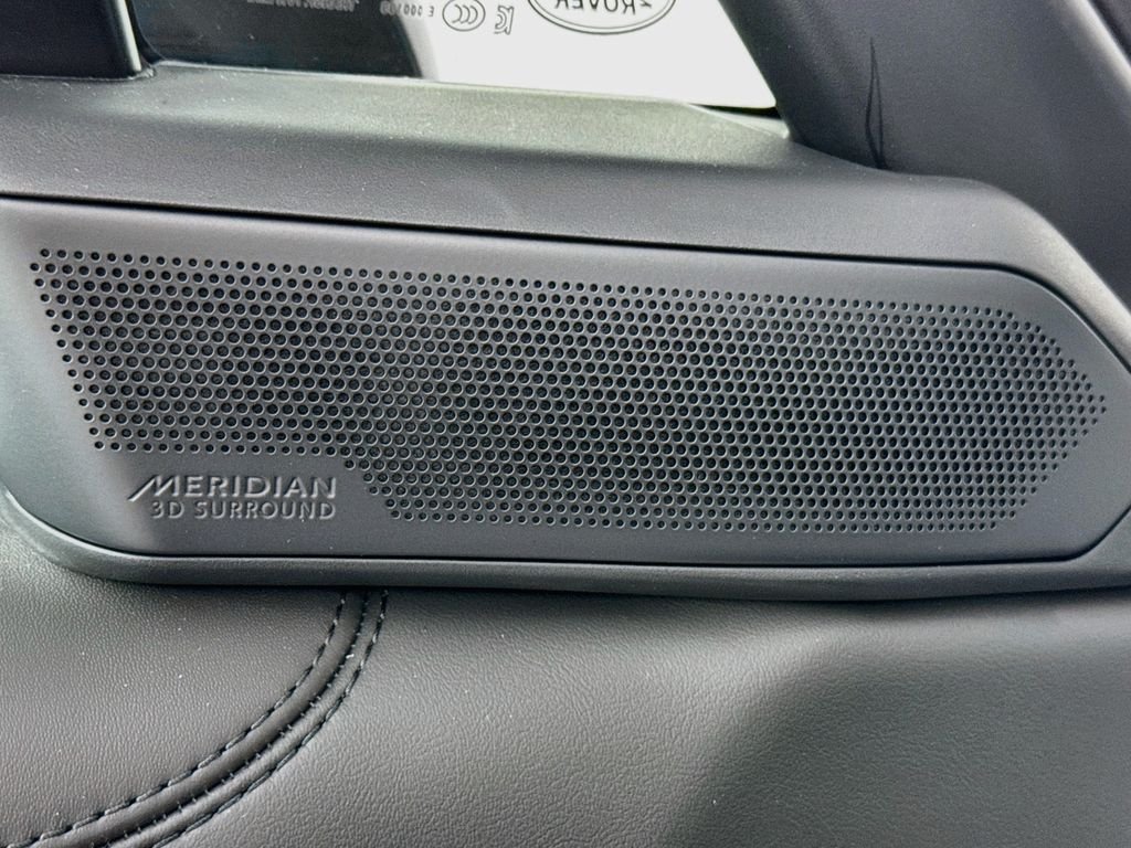 New 2026 Santorini Black Land Rover SE image 20