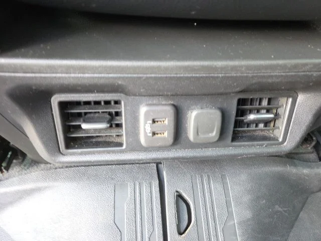 Used 2022 White GMC Elevation image 18