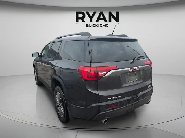 Used 2017 Silver GMC SLE-2 image 3