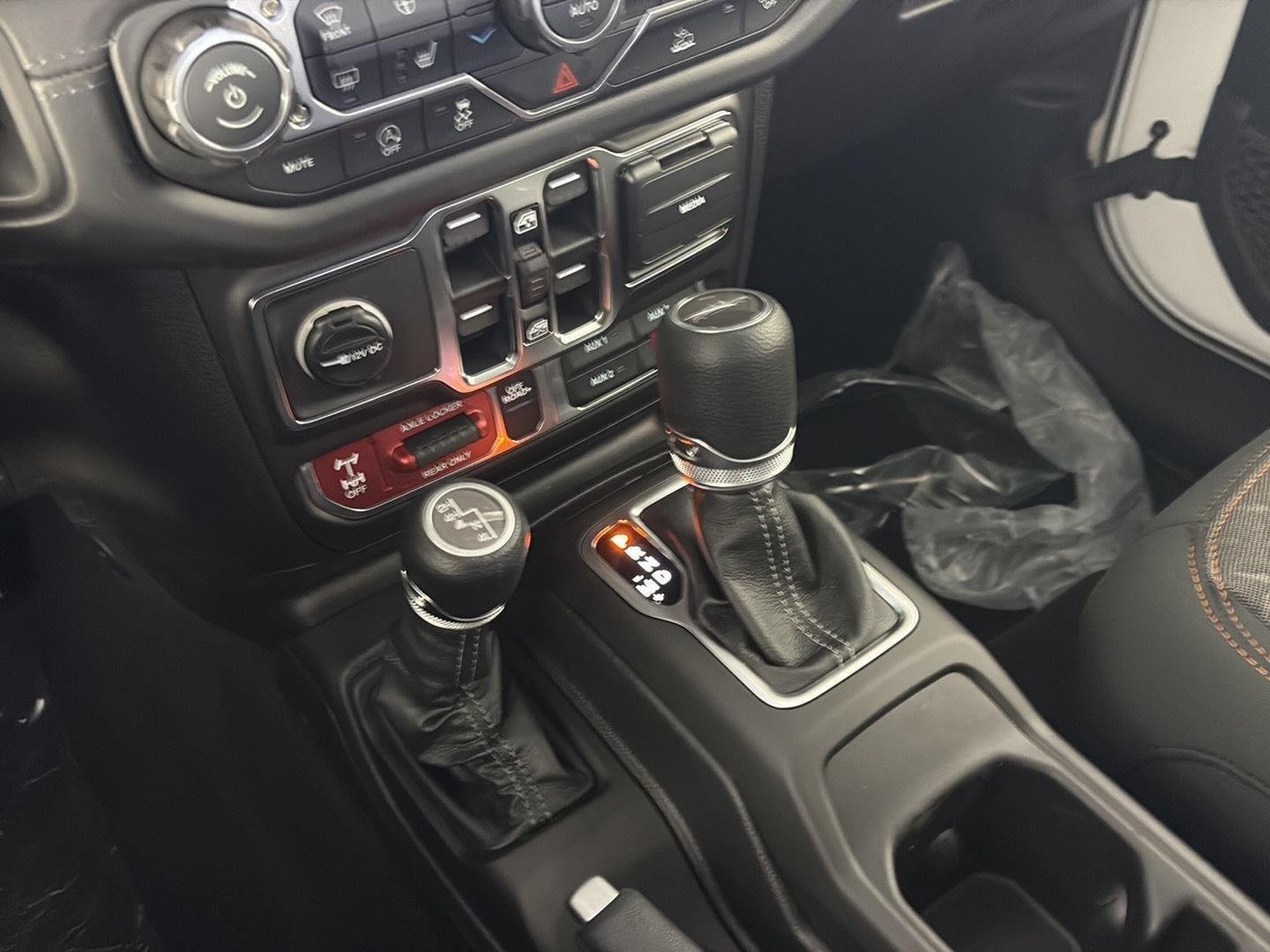 New 2026 Bright White Clearcoat Jeep Mojave image 13