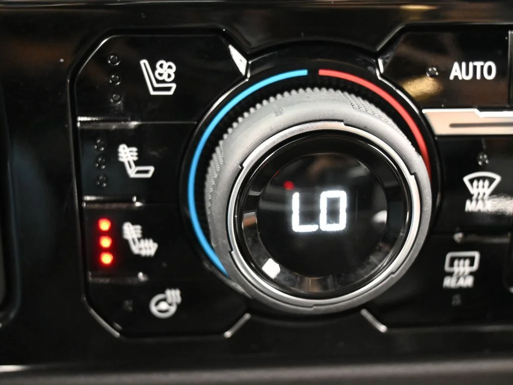 Used 2026 Summit White Chevrolet High Country image 32