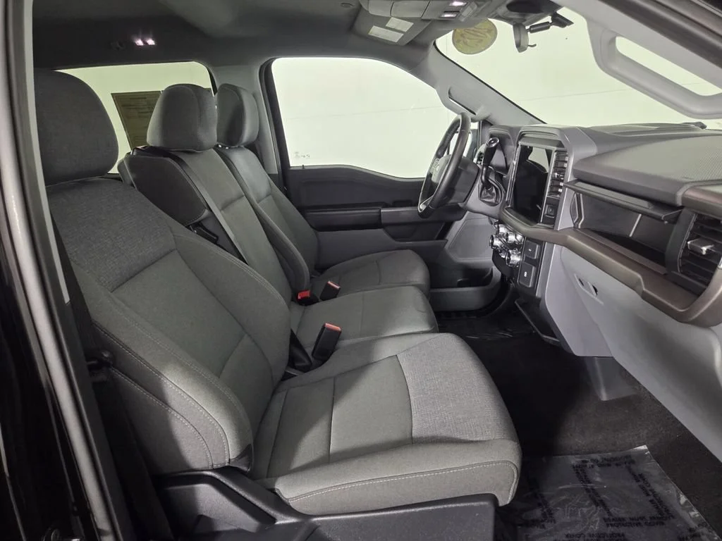 Used 2025 Black Metallic Ford XLT image 30