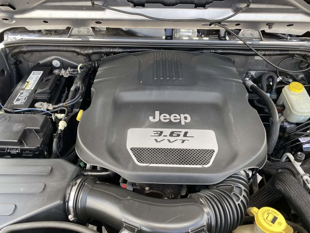 Used 2013 Silver Jeep Sport image 36