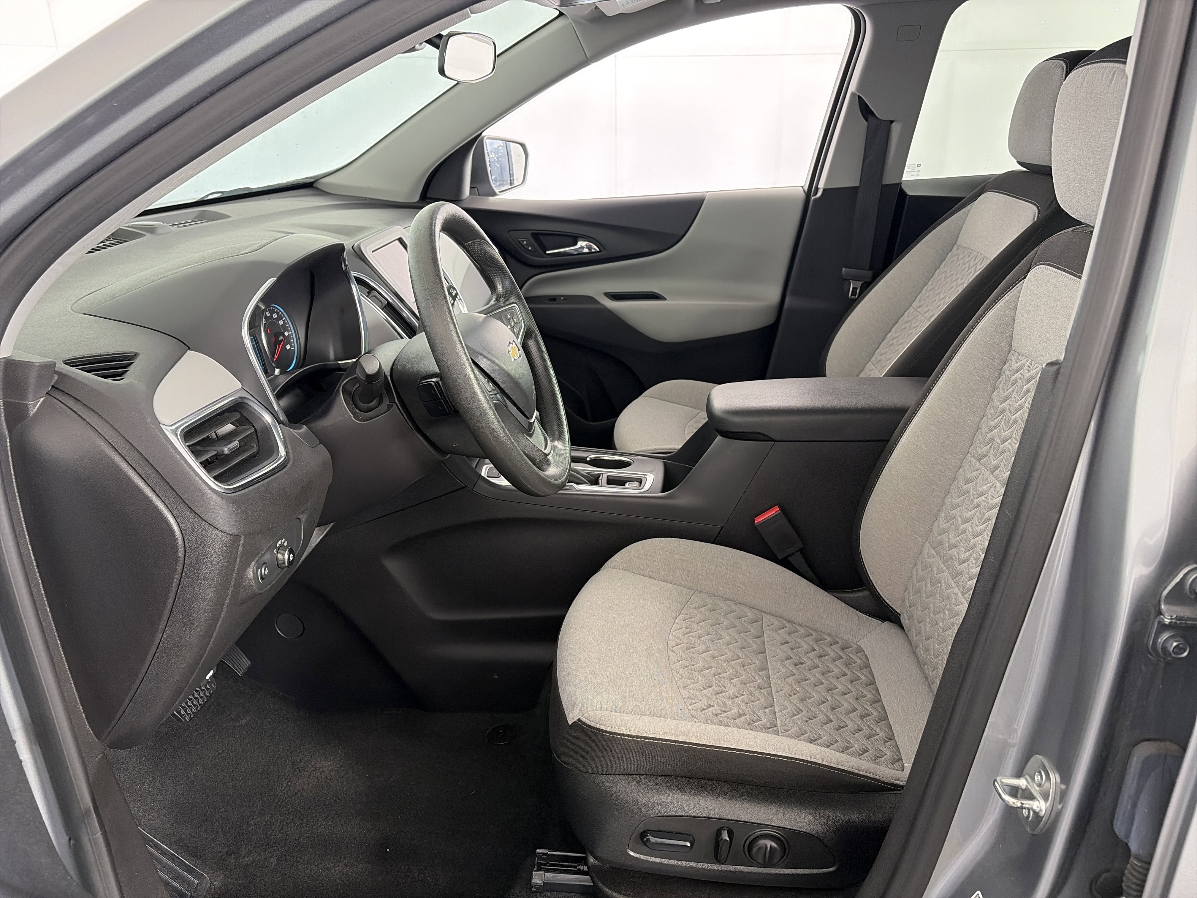2024 Chevrolet Equinox LS - Photo 6