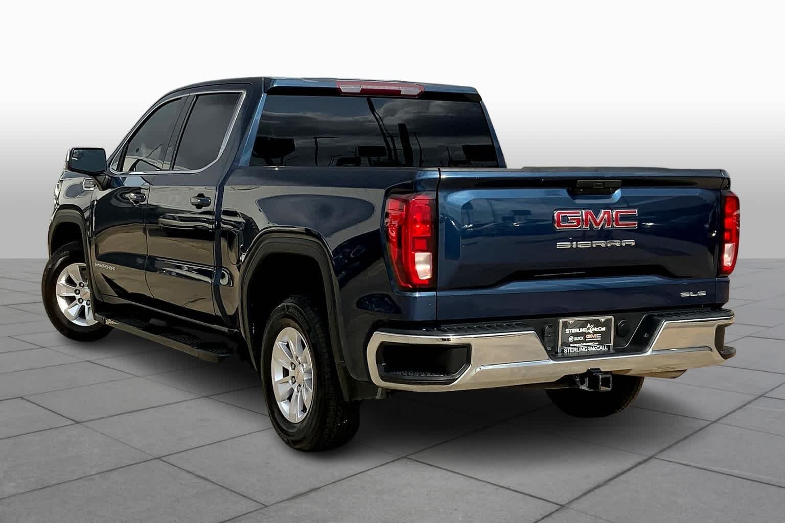 Used 2019 Pacific Blue Metallic GMC SLE image 12