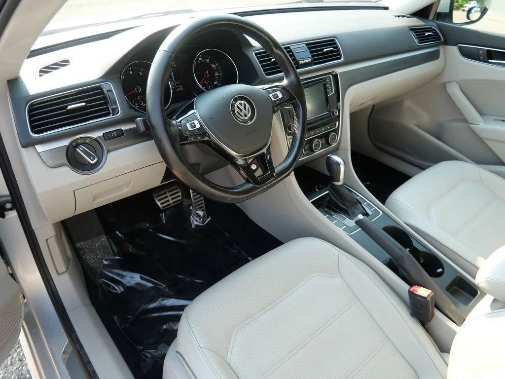 Certified Used 2018 Silver Volkswagen 2.0T R-Line image 3