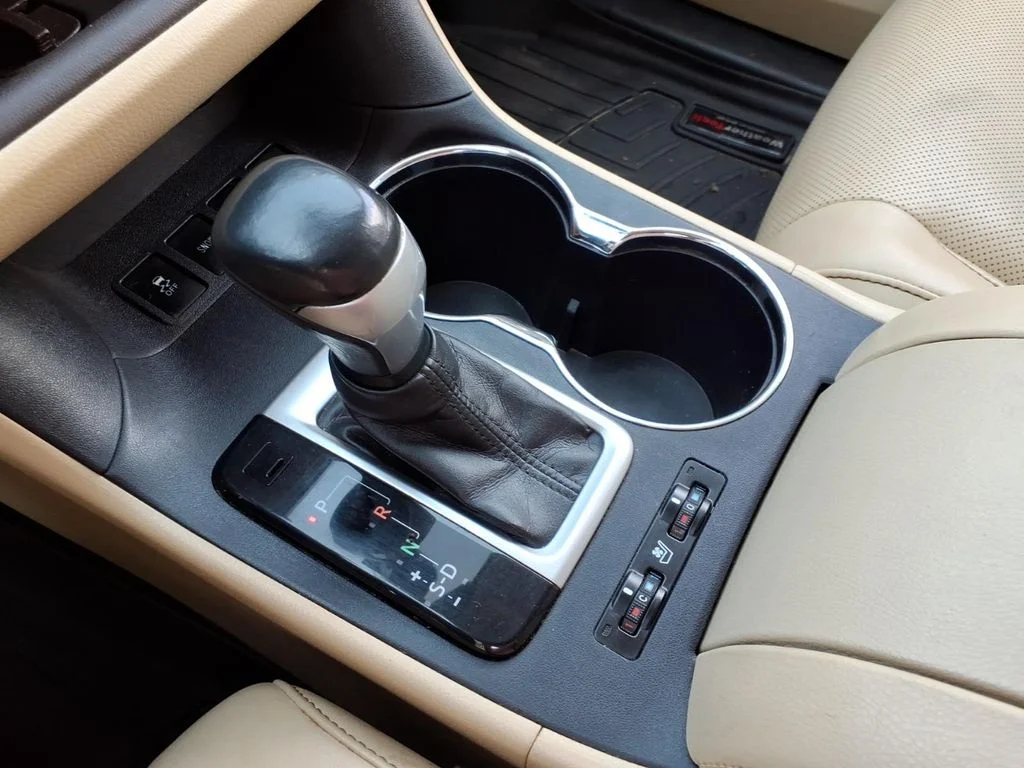 Used 2015 Blue Toyota Limited Platinum V6 image 9
