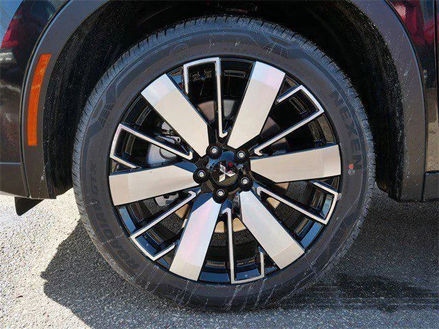 New 2026 Black Diamond Mitsubishi SE image 3