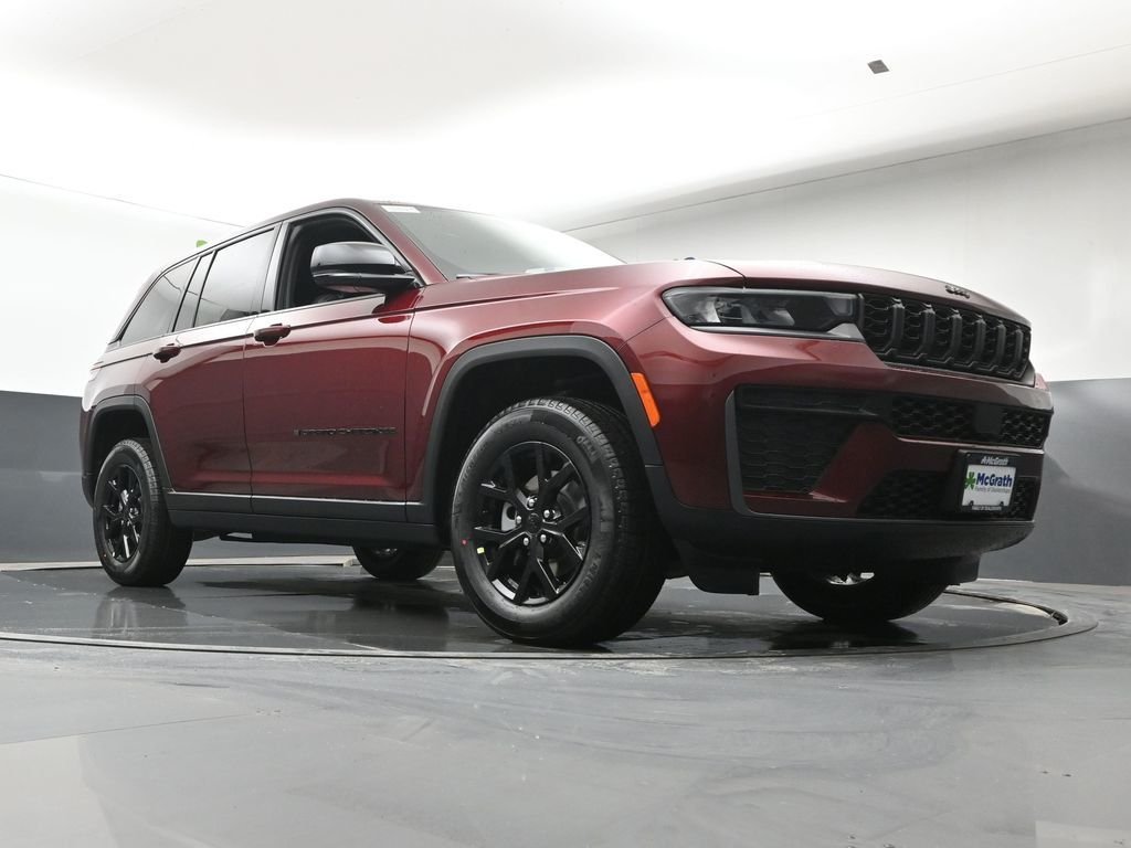 New 2026 Velvet Red Pearl-Coat Exterior Paint Jeep Altitude image 27