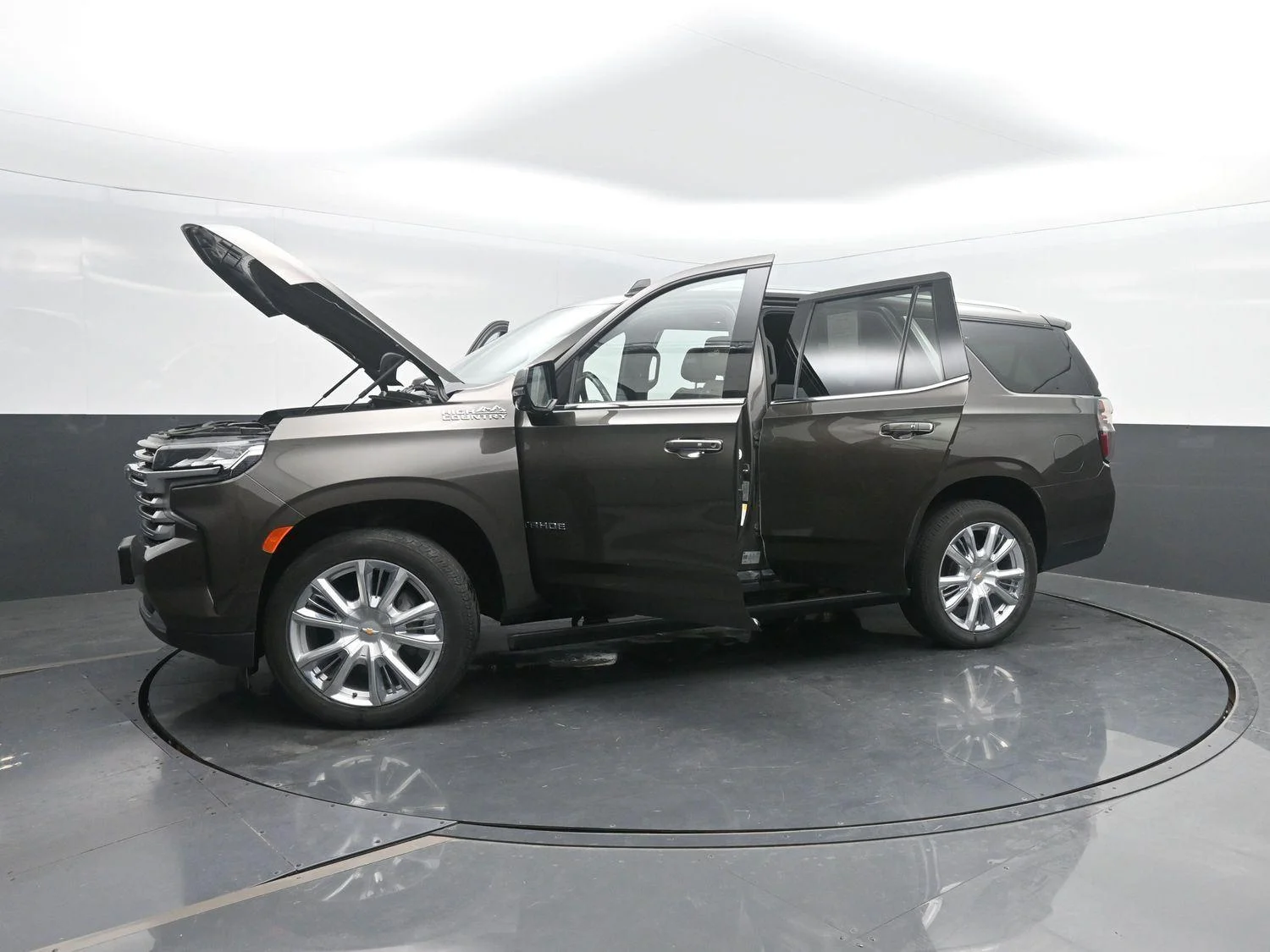 Used 2021 Graywood Metallic Chevrolet High Country image 52