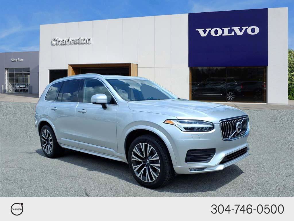 Used 2021 Bright Silver Metallic Volvo Momentum image 1