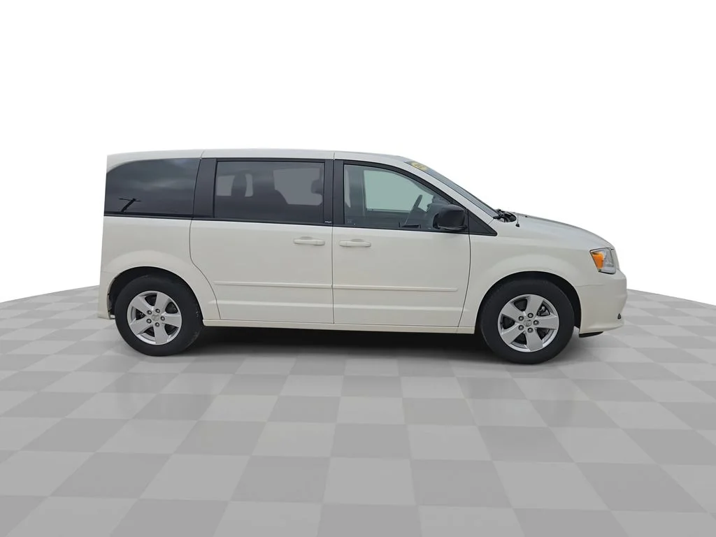 Used 2013 Dodge Grand Caravan SE with VIN 2C4RDGBG9DR560903 for sale in Sturgeon Bay, WI