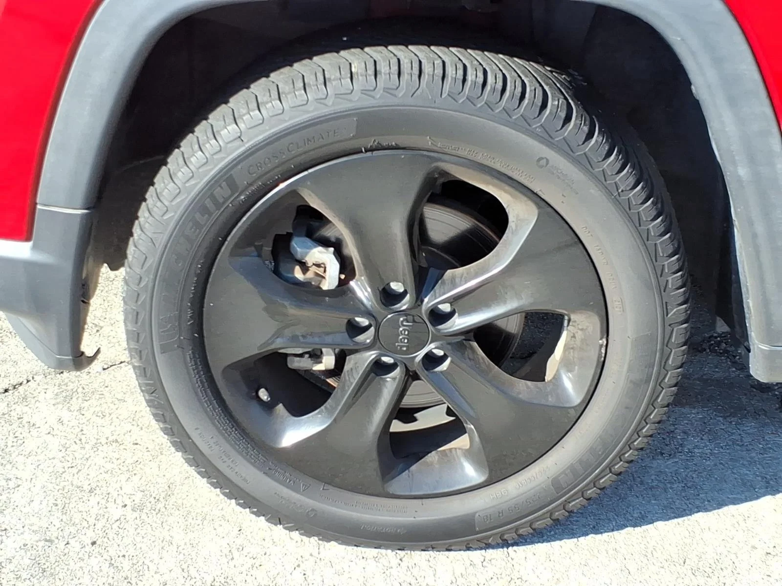 Used 2018 Redline Pearlcoat Jeep Altitude image 4