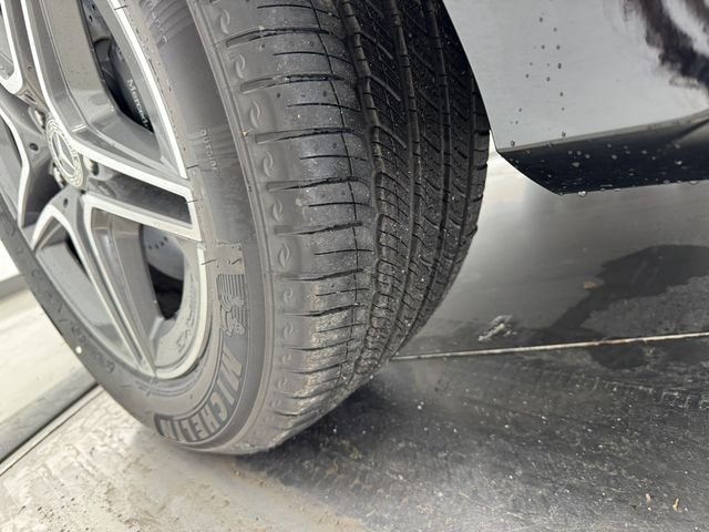 New 2026 Black Mercedes-Benz GLE 450 image 13